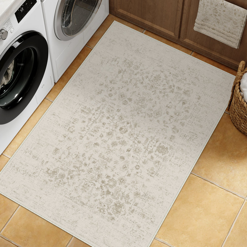 Vintage Elegant Floral Distressed Area Rug in Ivory/Brown, Rectangle 3'4" x 5'