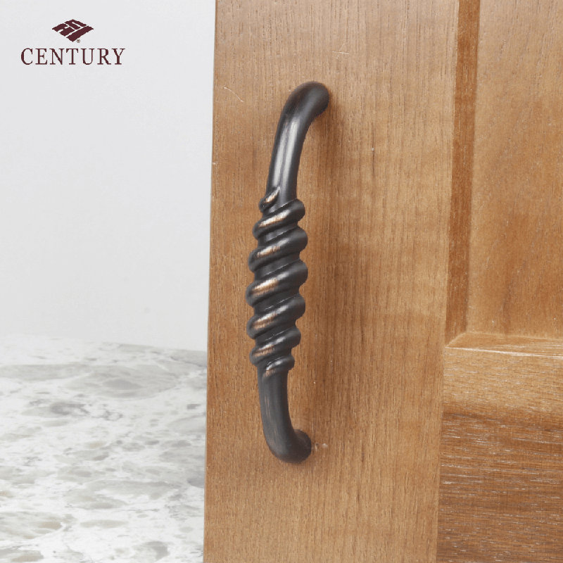 Poignée arche 3 3/4" center to center Omega, Bronze régent