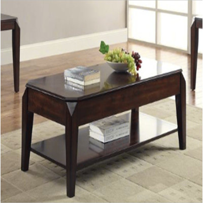 Table basse à finition noyer avec plateau