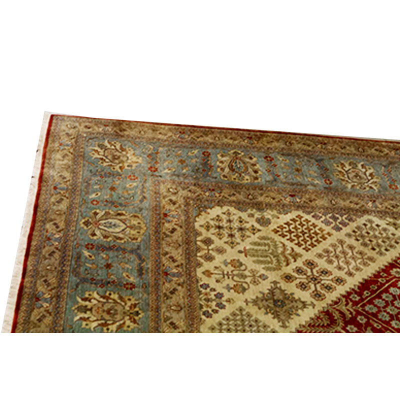 Wool Oriental Area Rug in Rust/Beige