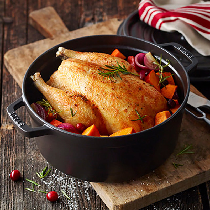 La Cocotte Cast Iron Round Cocotte, Black Matte, 2.75 quarts