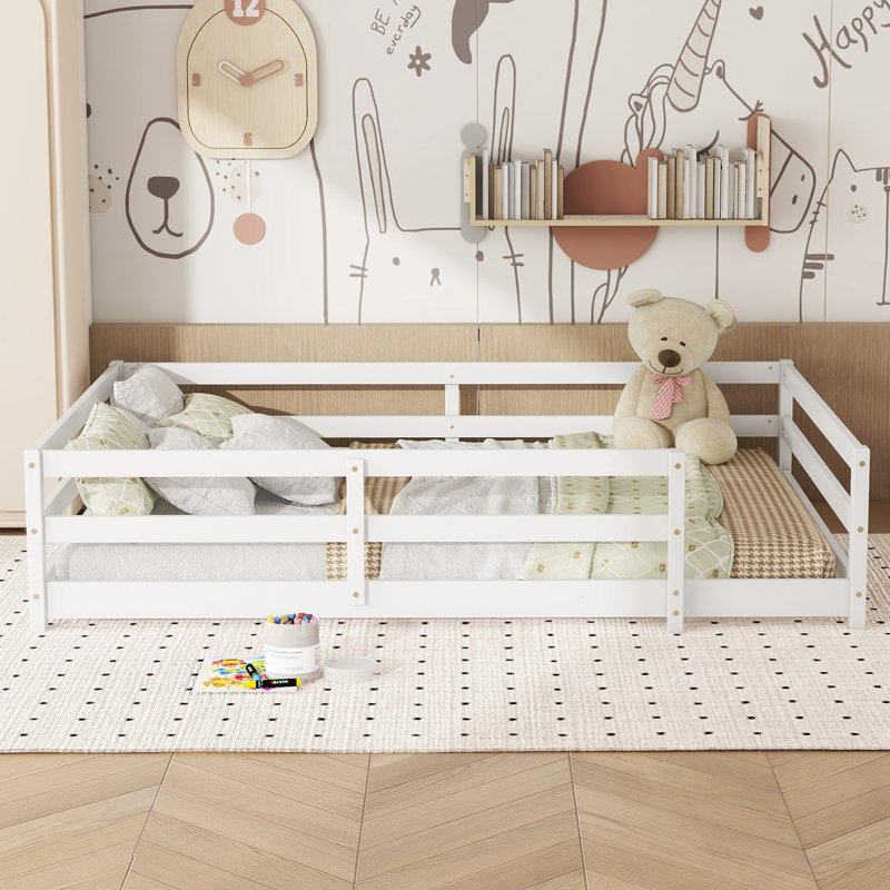 Lit double sur pied avec clôture, White, Lit double