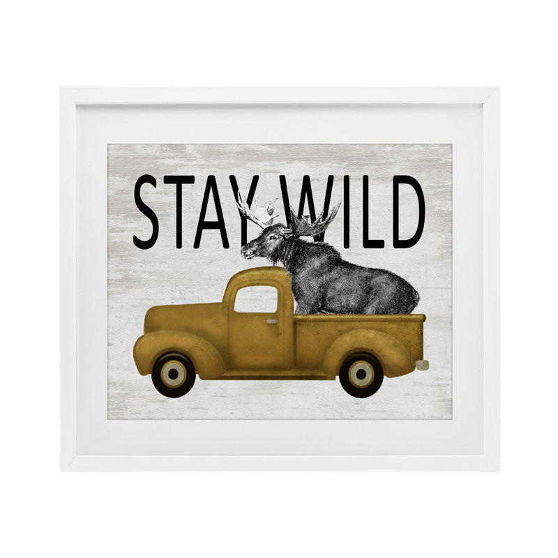 «Stay Wild Moose Truck», reproduction sous verre encadrée, design par lettré et doublé, H 13 po x l 16 po, Cadre blanc côtier