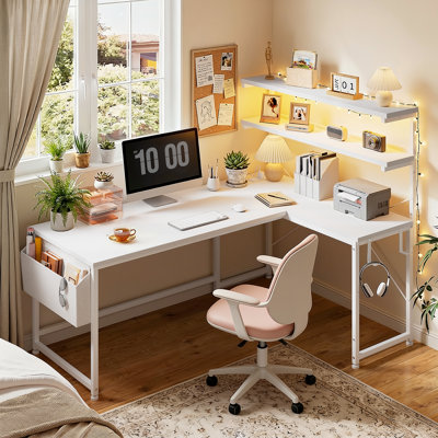 Bureau d'ordinateur en L avec lumières DEL et prise de courant, bureau de jeu réversible de l 43,3 po avec tablette de rangement, sac latéral, crochets pour bureau personnel, blanc