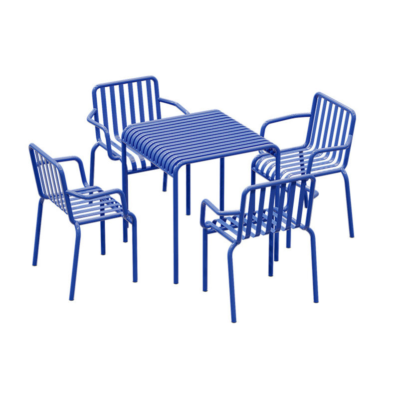 Ensemble de table et de chaises pour l'extérieur