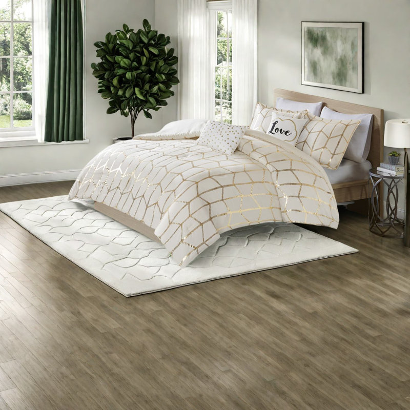 Luxurious Metallic Comforter Bedding Set, Soft Polyester, Modern Elegance For Home