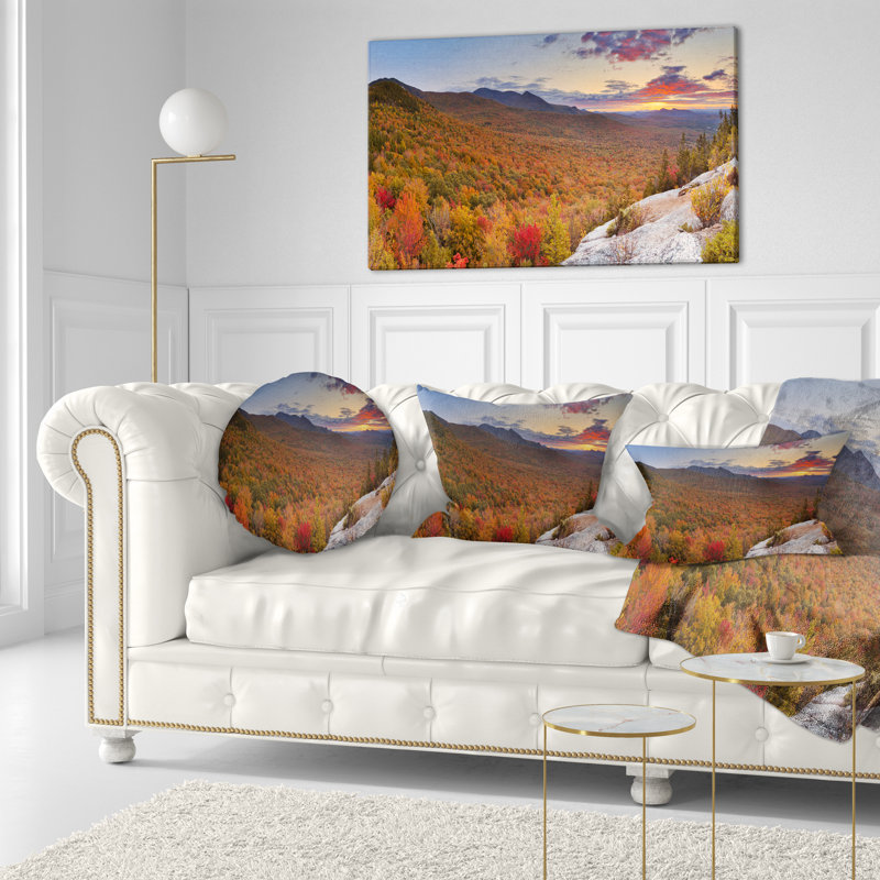 Endless Forêts in Fall Panorama - Coussin à imprimé paysage, 18 po x 18 po, Coussin décoratif