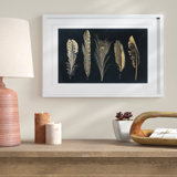 Fashion And Glam Corinthian Feathers Print
