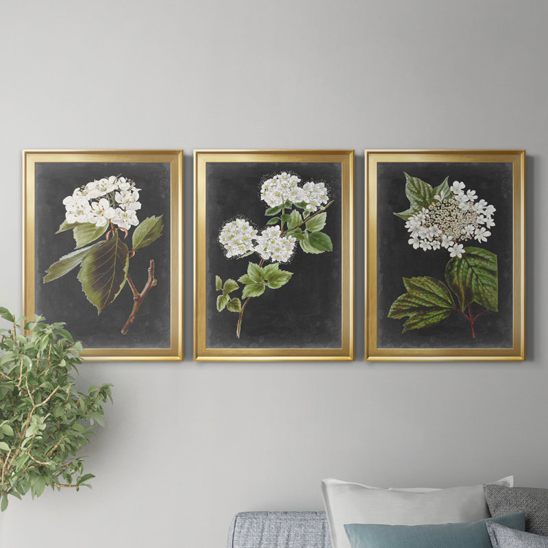 «Dramatic White Flowers I», ensemble de 3 peintures sur toile encadrées, Doré, H 18,5 po x l 73,5 po x P 1,5 po