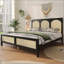 Lit plateforme en bois avec tête et pied de lit en rotin-497529663-497529661