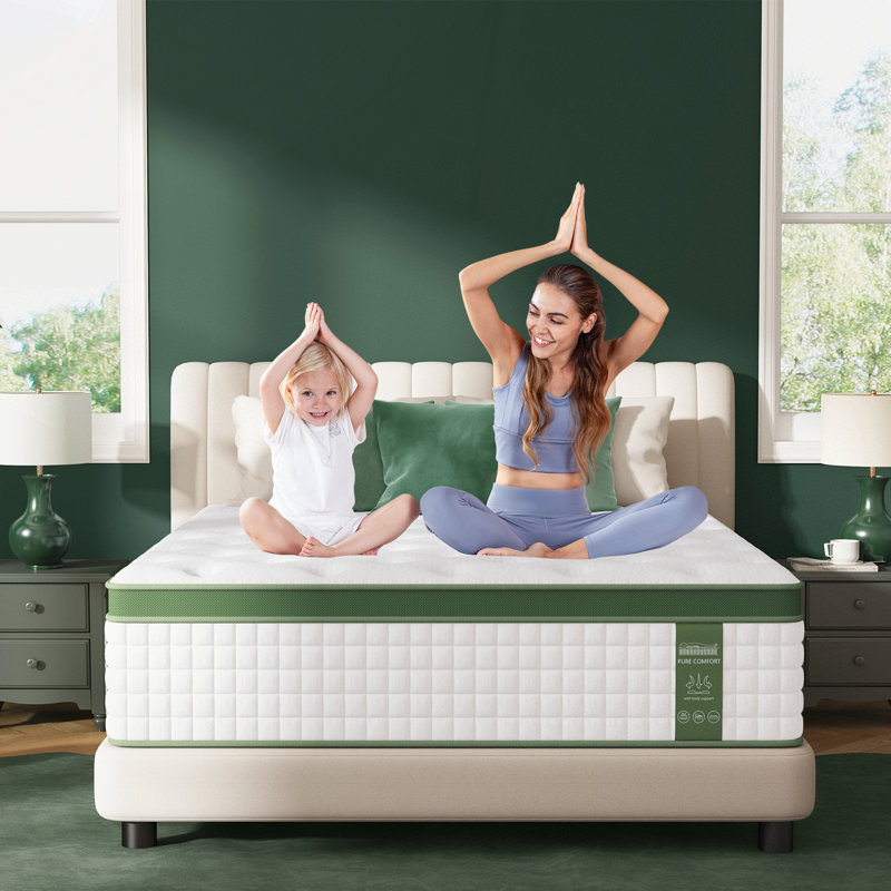 Matelas hybride de 12 pouces avec mousse à mémoire de forme et ressorts ensachés pour soulager la pression et isoler les mouvements.
