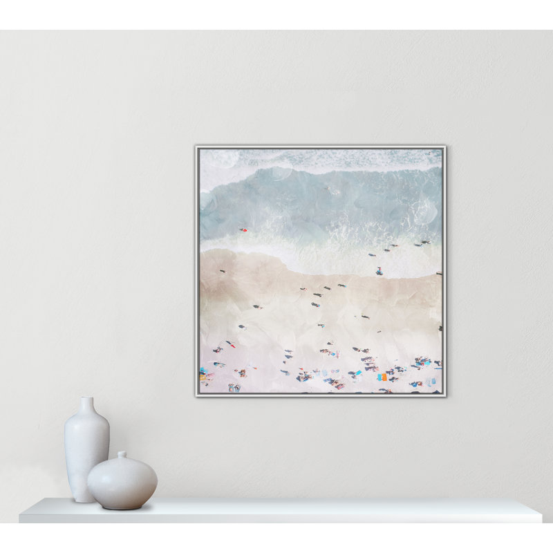 «Beaching Out I» par Milli Villa, H 41,5 po x l 41,5 po, Blanc
