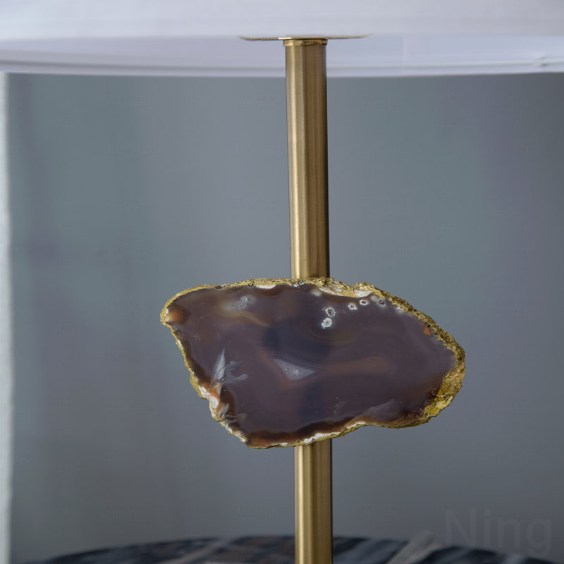 Lampe de table, avec tranche en agate et abat-jour tambour blanc