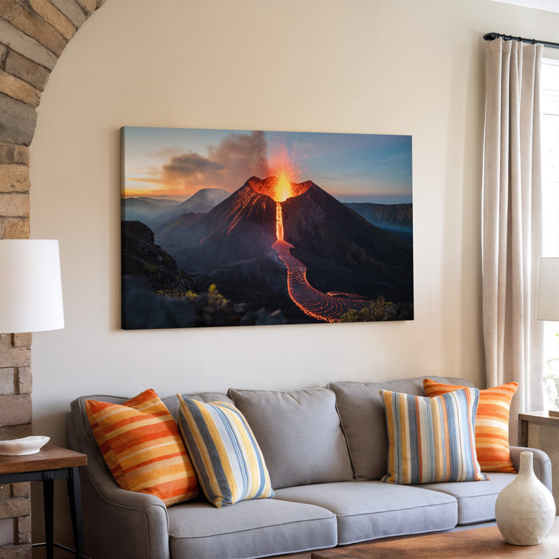 Toile, un volcan majestueux éclate dramatiquement contre un ciel au crépuscule, H 20 po x l 20 po
