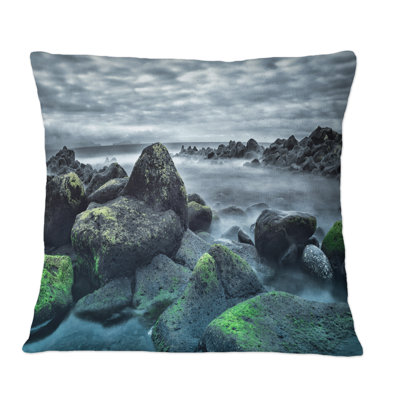 Coussin décoratif à vagues de la mer sur la plage - imprimé nautique et côtier