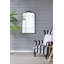 Miroir mural classique avec cadre d'inspiration baroque-731508202-729210945