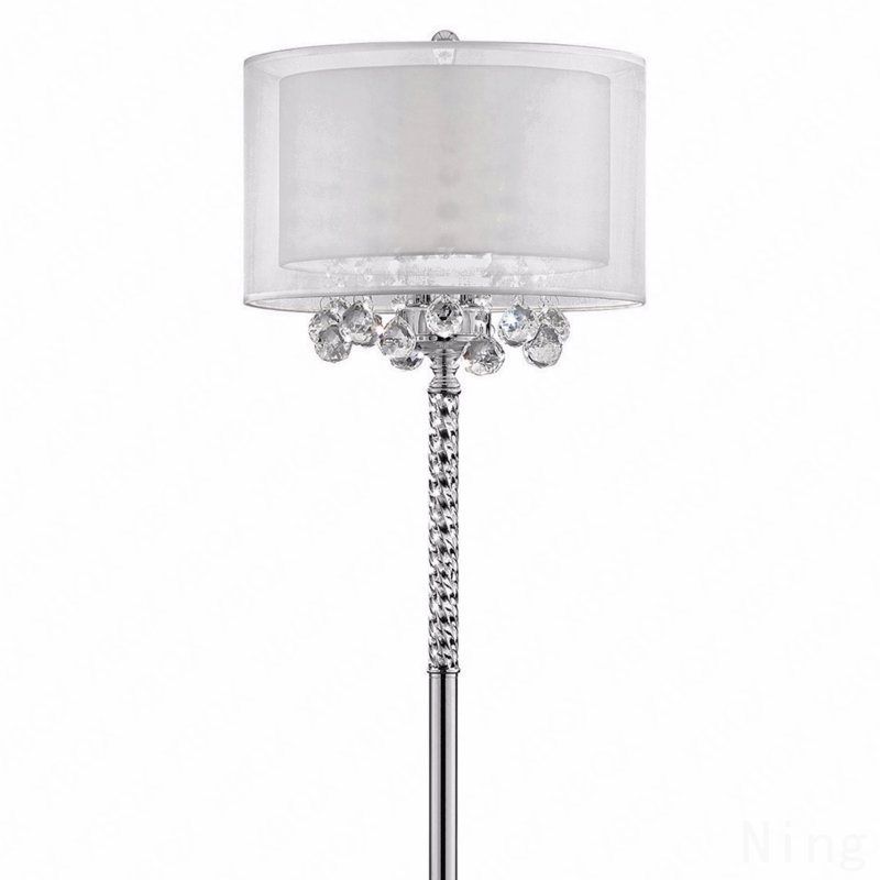 Lampe sur pied 62,5 po "Moiselle", accents argent et cristal, abat-jour argenté