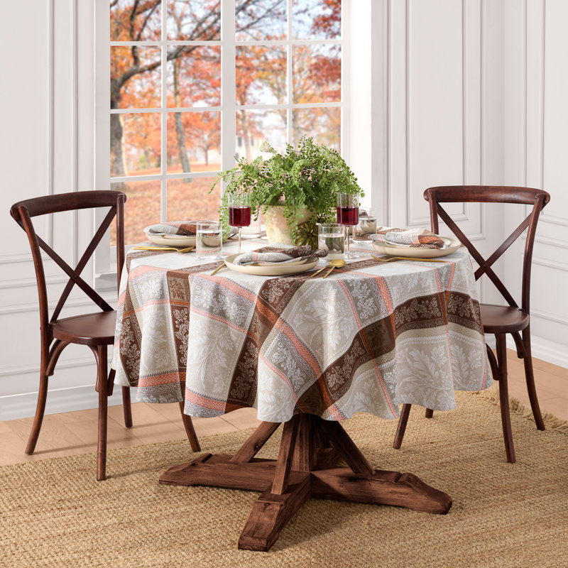 Bratton Tablecloth, 84 po x 60 po ovale