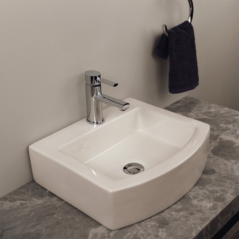 Plaza 17.75'' W Single Vanity Top, Single Hole Faucet