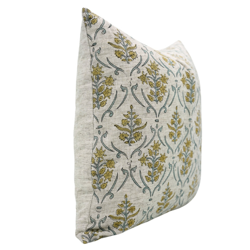 Coussin décoratif fabriqué à la main par Fab Fabine - Vishal Pushp, H 14 po x l 14 po