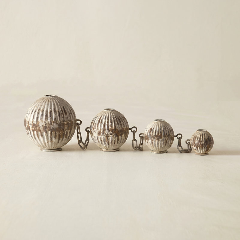 Ensemble de 4 porte-bougies à nervures rétro avec chaîne - Ensemble de chandelles en fer rustique pour manteau de cheminée, console et table basse