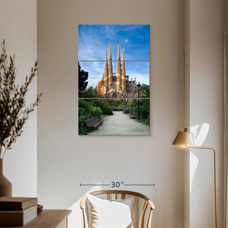 Cathédrale de Nicci Sagrada Familia, H 57 po x l 36 po