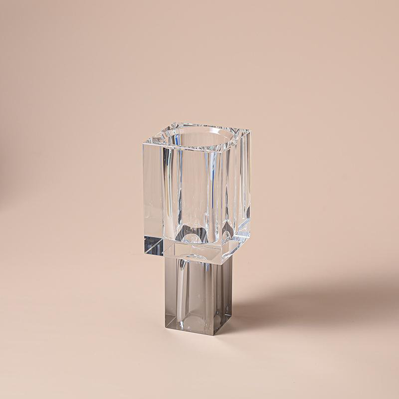 Vase carré en cristal, H 9 po x l 3,25 po x P 3,25 po
