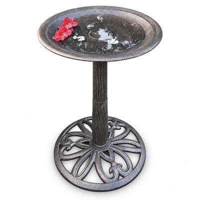 Pomilla Metal Pedestal Birdbath