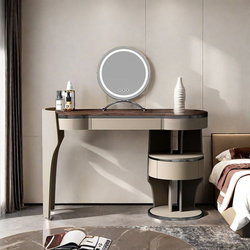 Commode de luxe dans la chambre principale