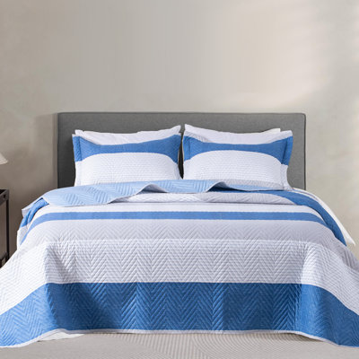 Kasentex Quilt Set - Lightweight Breadspread Coverlet Sets - All Season Bedding - Soft Light Summer Comforter, Blue Stripe