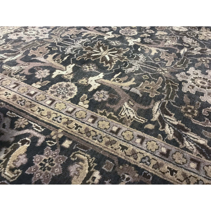 Tapis noir de haute qualité noué à la main