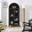 Une armoire de rangement arquée haute avec une lampe-1112442816