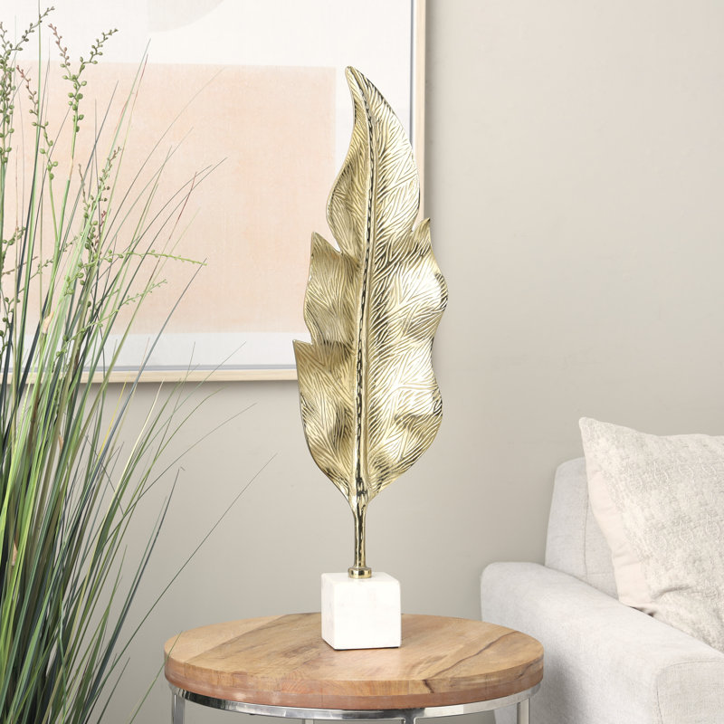Grande sculpture en aluminium Jatanna, H 30,5 po x l 8,5 po x P 3,5 po