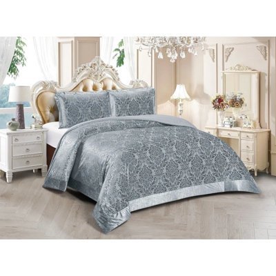 Polyester Floral Bedspread with Pillow Shams