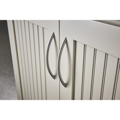 Solid Bowed Bar Pull