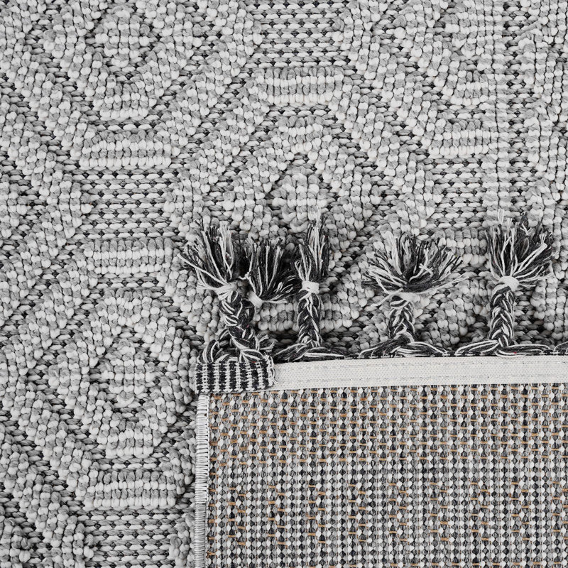 Area Rug, Collection White / Geometric Indoor / Outdoor, Rectangle 6'7" x 7'9"