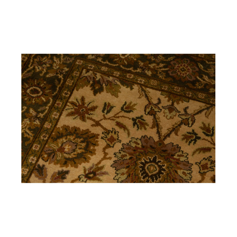 Tapis ivoire et vert olive noué à la main de haute qualité