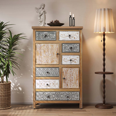 Grande armoire d'appoint vintage avec motifs sculptés