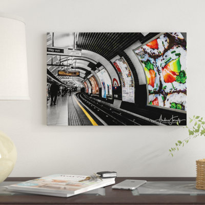 « the way out to bakerloo » par anders jorulf, impression sur toile tendue