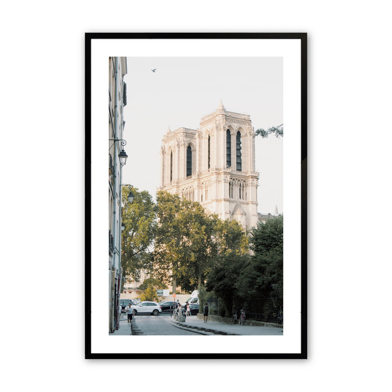 "Arquette French Histoire" par Krista Broadway, impression sur papier, Noir satiné, H 14 po x l 11 po x P 1,25 po
