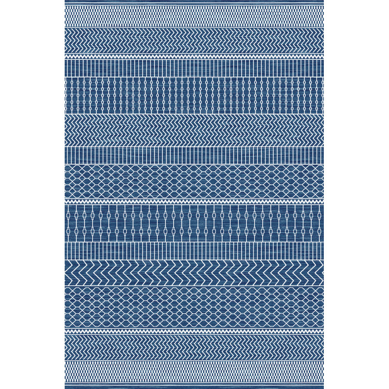 Tapis intérieur / extérieur bleu / blanc en polypropylène tissé à la machine Kiriti, Rectangle 3 pi 4 po x 5 pi