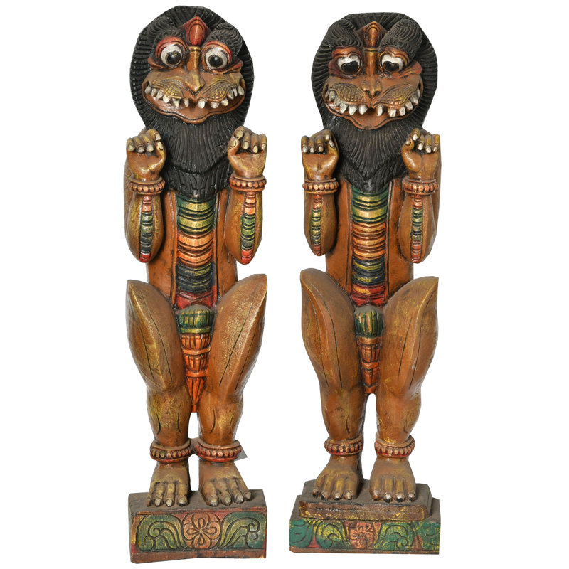 Grande paire de sculptures de lion légendaires en bois fabriquées à la main Yali