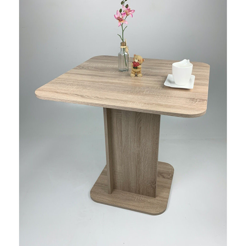 Laveyah Dining Table