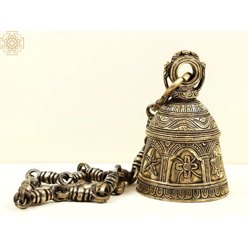 Sculpture de cloche suspendue en laiton