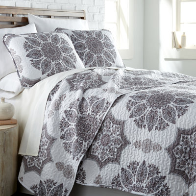 Infinity oversized light-weight Reversible Quilt Set with shams