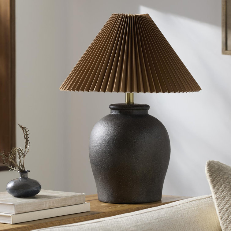 Lampe de table en céramique 22 po Chemise