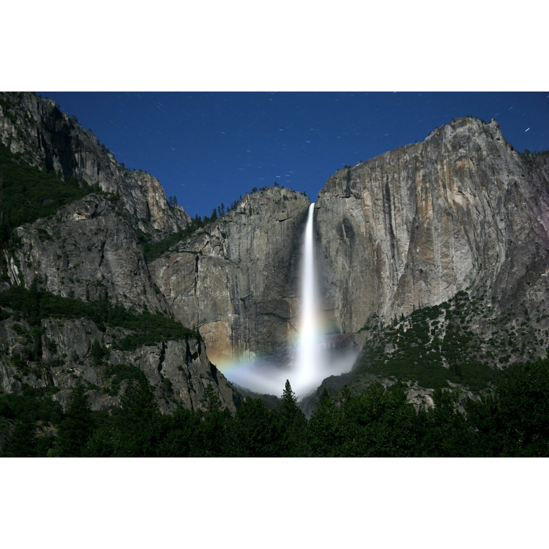 Moonbow Over Yosemite Falls von Yenwen - Leinwandbild