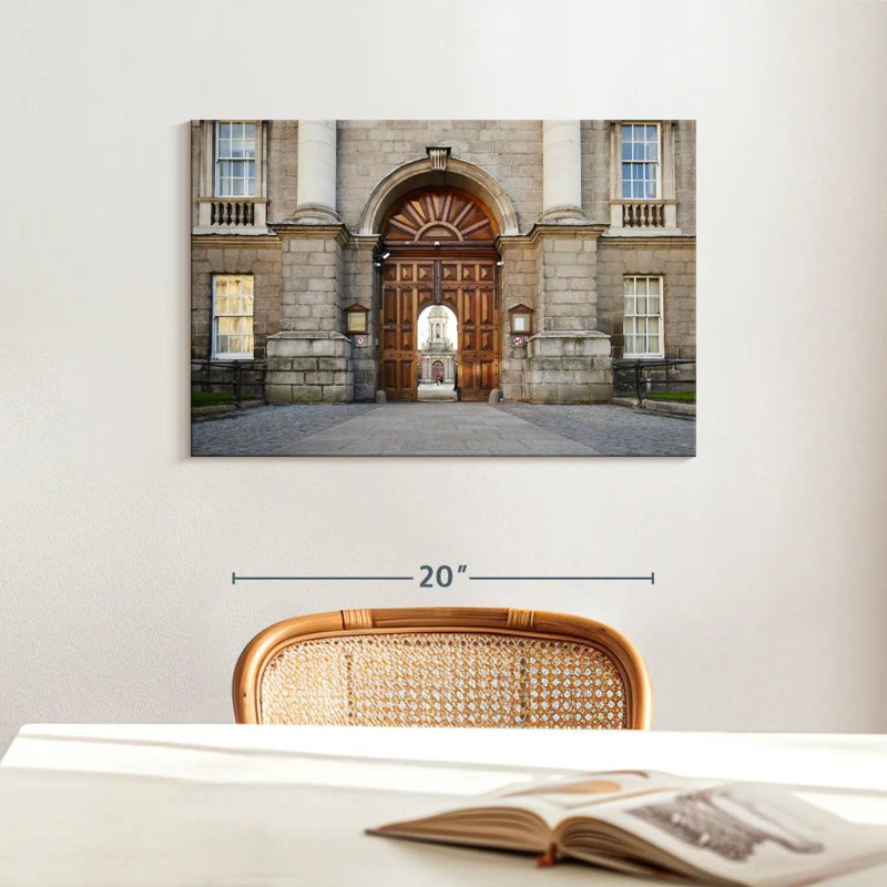 Lilie Trinity College, Dublin, H 16 po x l 24 po