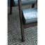 Jardinière pliable galvanisée et en bois 14,2 po x 7,5 po 70,9 po pour jardinage vertical de style montrez vos fleurs sélectionnées, cinq seaux sur une structure en forme, tons gris brun, design rustique, orientée vers l'extérieur