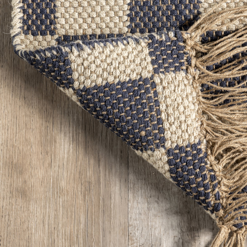 Connie Checkered Wool/Jute Tasseled Area Rug, Rectangle 6' x 9'